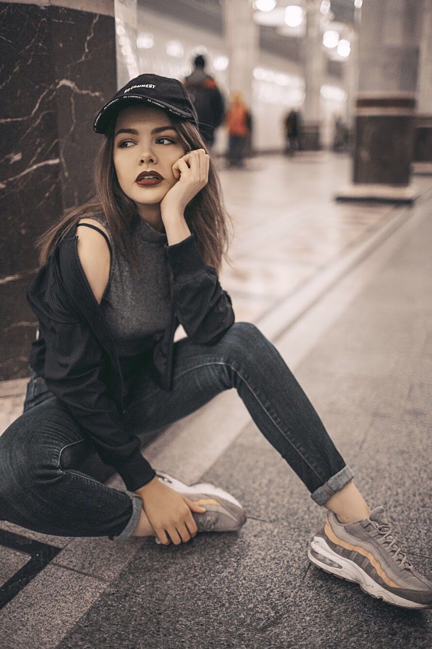 Sassy girls in Varri