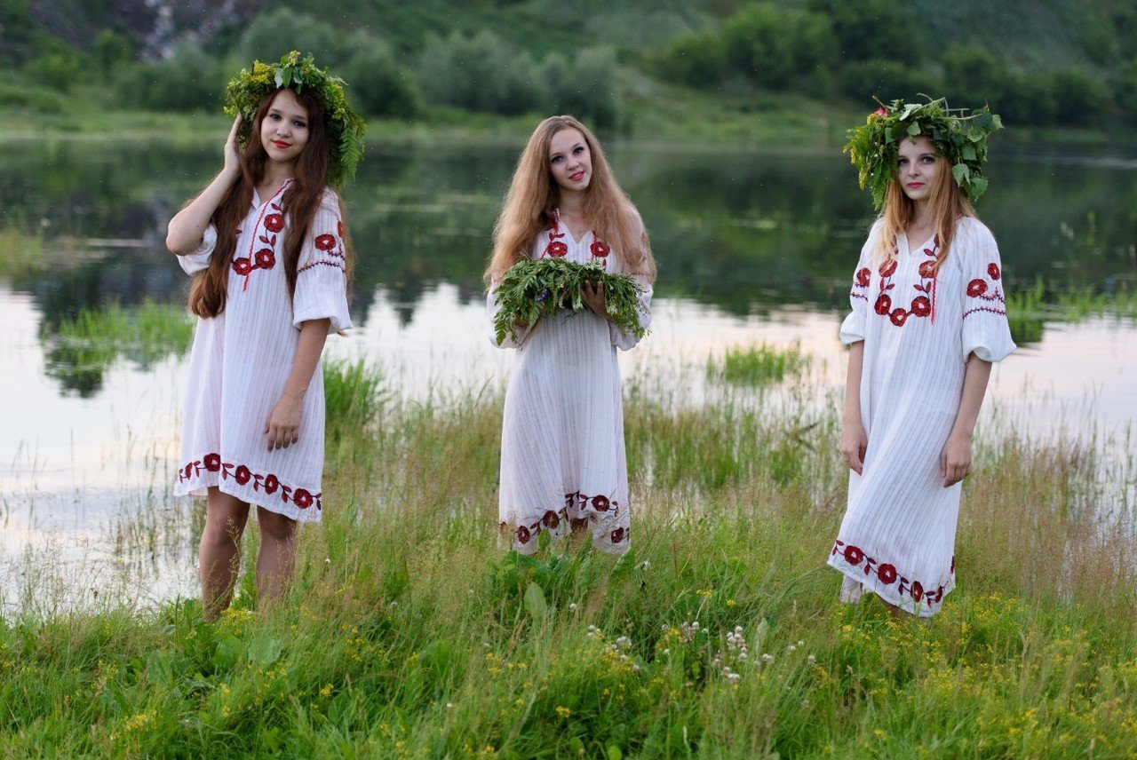 Slavic women in Varri