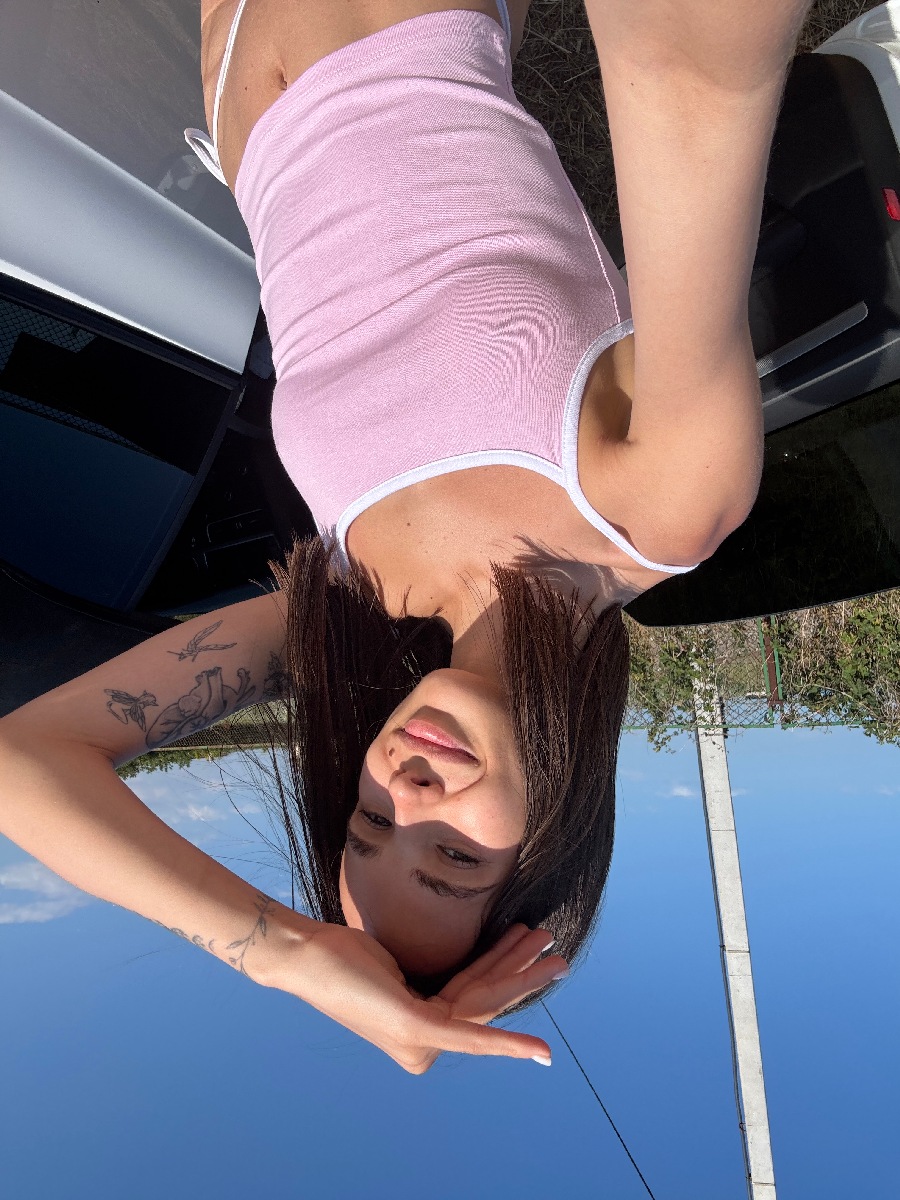 Sexy model Tina in Varri